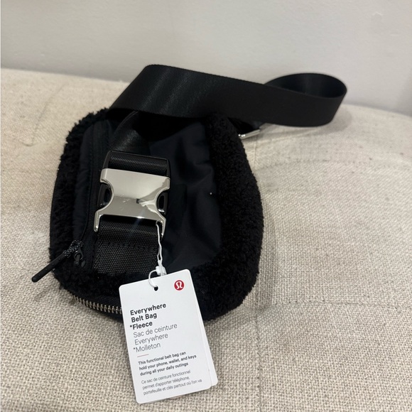Lululemon Black Fleece Everywhere Belt Bag - Picture 2 of 5